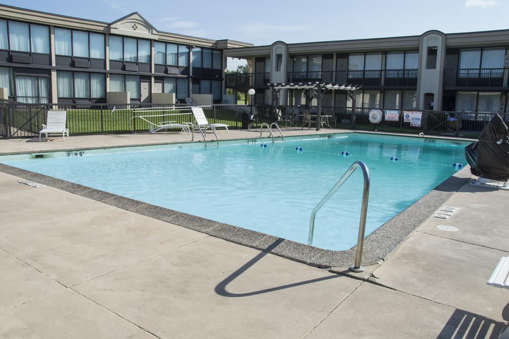 Lamplighter Inn&Suites Pittsburg Exterior foto