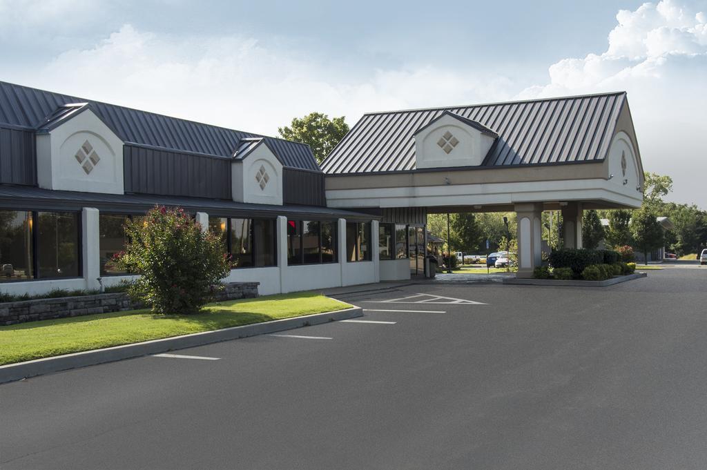 Lamplighter Inn&Suites Pittsburg Exterior foto