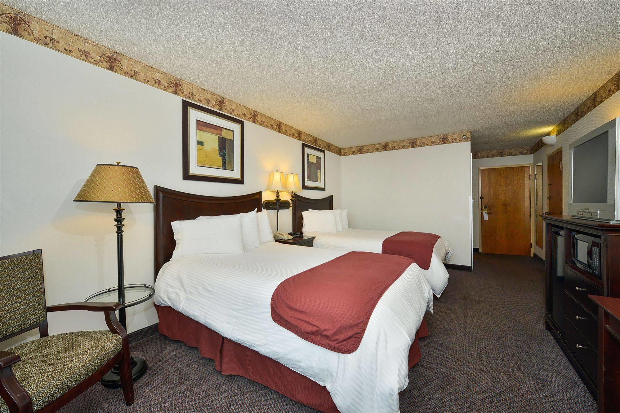 Lamplighter Inn&Suites Pittsburg Exterior foto